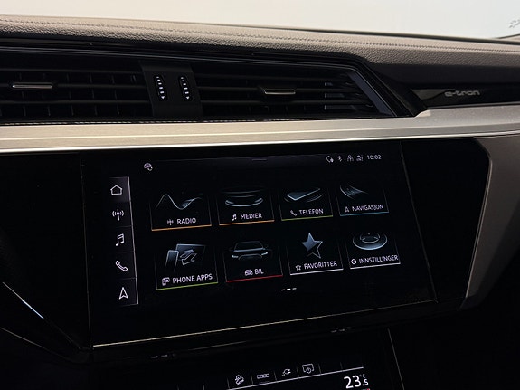 Audi Q8 e-tron 23 of 30