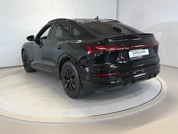 Audi Q8 e-tron 13 of 30