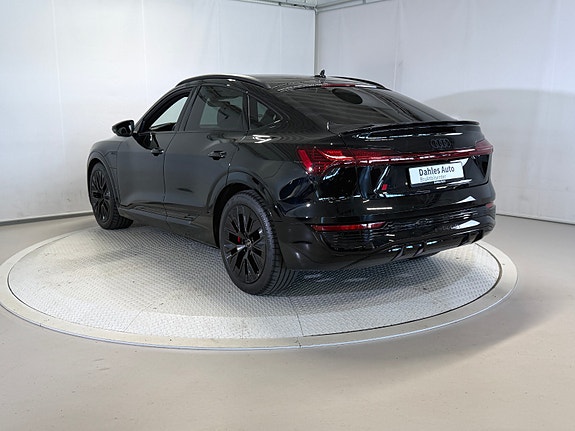 Audi Q8 e-tron 4 of 30