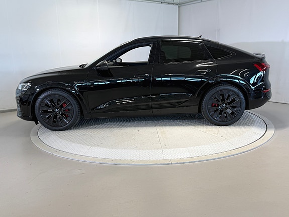Audi Q8 e-tron 9 of 30
