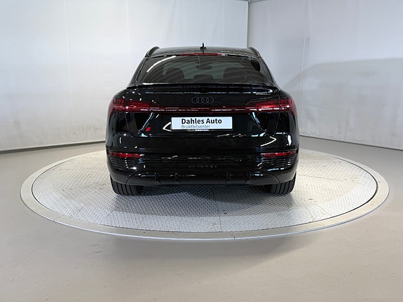 Audi Q8 e-tron 10 of 30