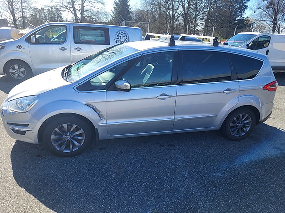 Ford S-MAX 9 of 23