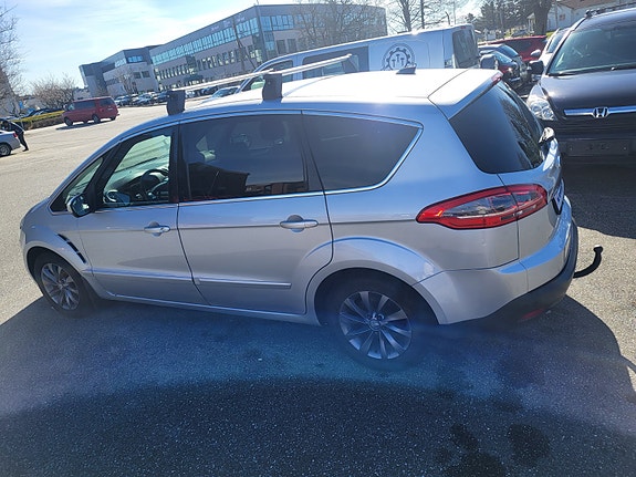 Ford S-MAX 8 of 23