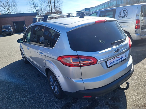 Ford S-MAX 7 of 23