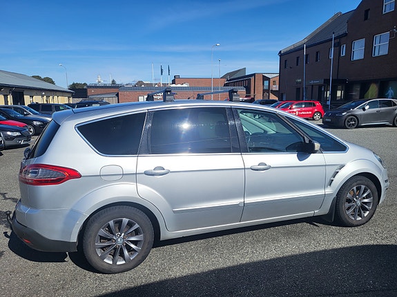 Ford S-MAX 4 of 23