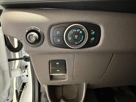 Ford Transit 28 of 30