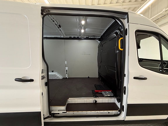 Ford Transit 19 of 30