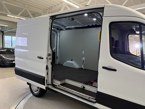 Ford Transit 18 of 30