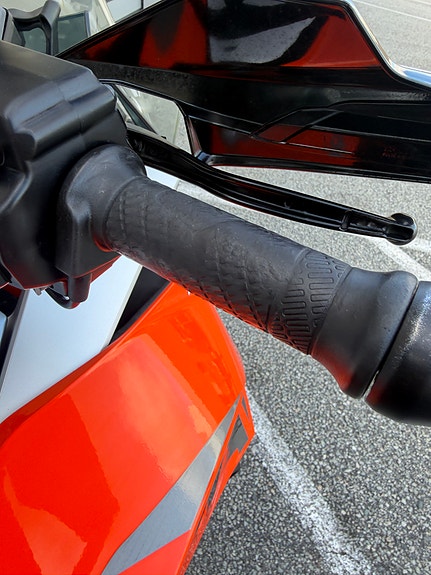 KTM 1290 Super Duke GT 7 of 11