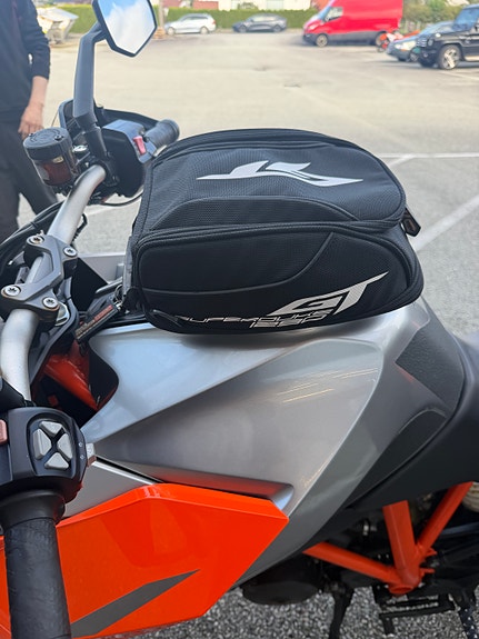 KTM 1290 Super Duke GT 9 of 11