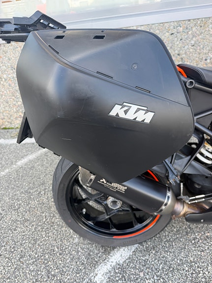 KTM 1290 Super Duke GT 6 of 11
