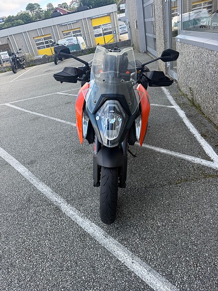 KTM 1290 Super Duke GT 10 of 11