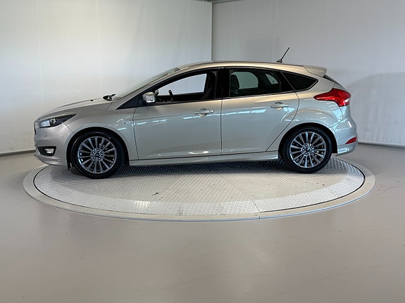 Ford Focus 10 of 30