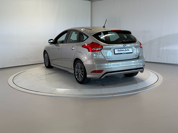 Ford Focus 11 of 30