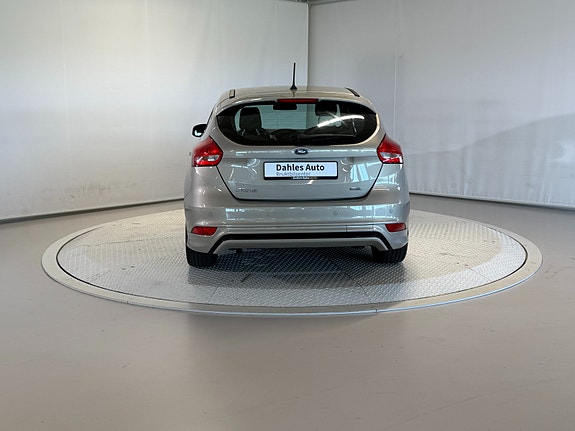 Ford Focus 12 of 30