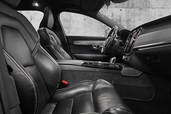 Volvo V90 27 of 30