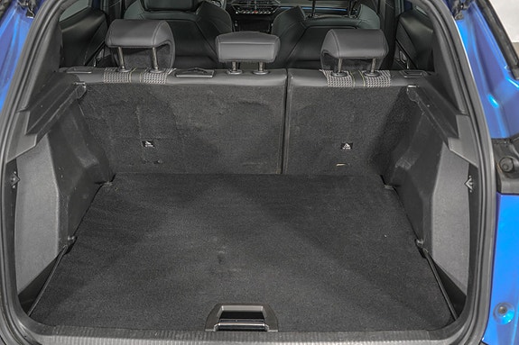 Peugeot e-2008 8 of 20