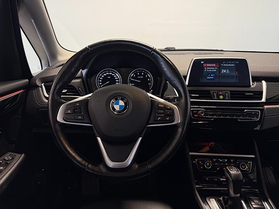 BMW 225xe 16 of 30