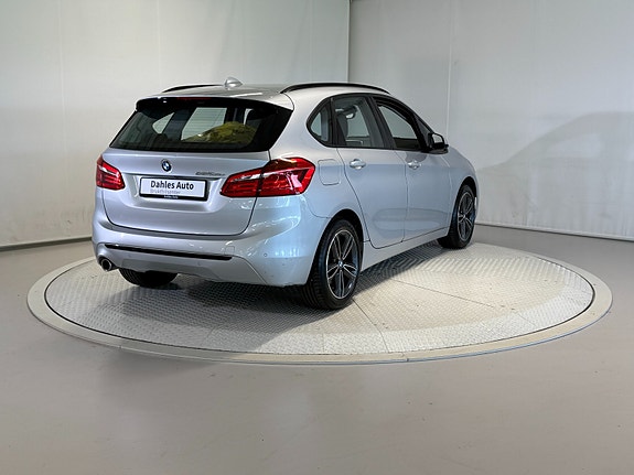 BMW 225xe 3 of 30