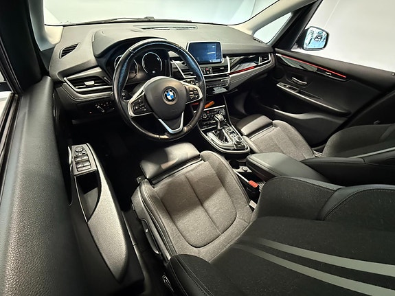 BMW 225xe 6 of 30