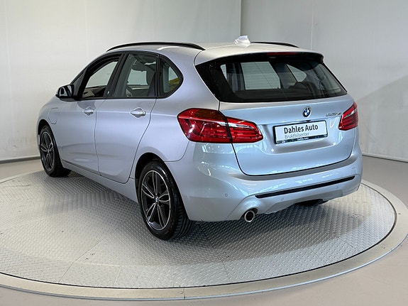 BMW 225xe 14 of 30