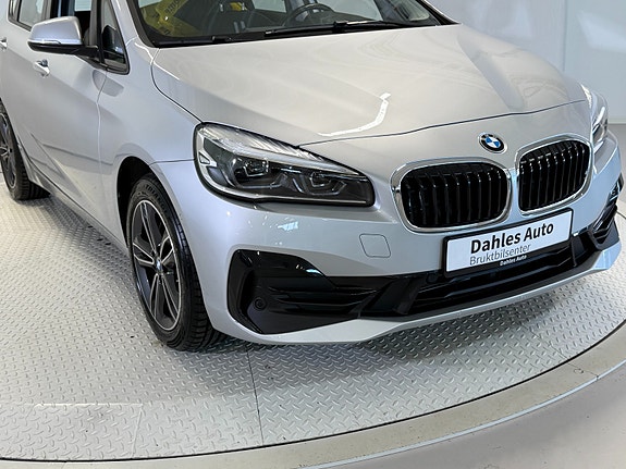 BMW 225xe 13 of 30