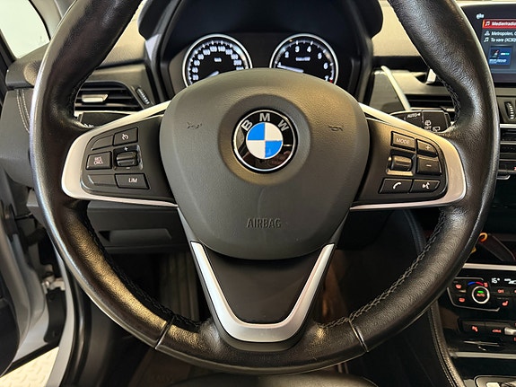 BMW 225xe 19 of 30