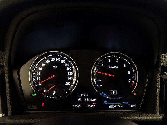 BMW 225xe 18 of 30
