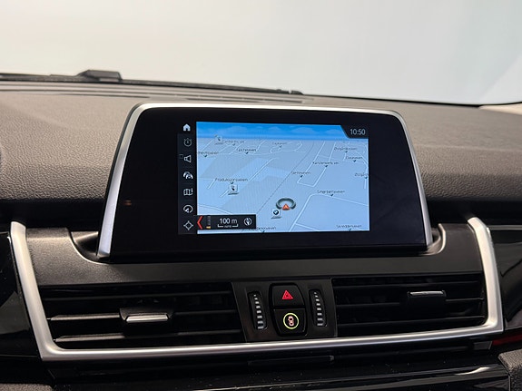 BMW 225xe 26 of 30