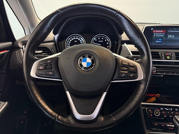 BMW 225xe 17 of 30