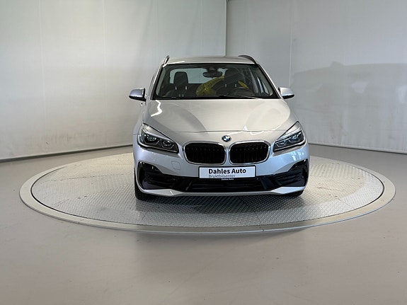 BMW 225xe 12 of 30