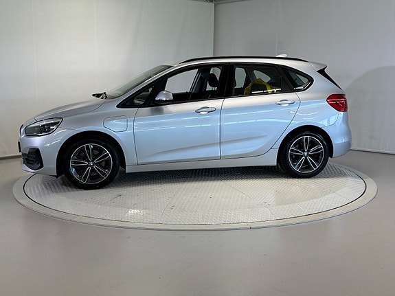 BMW 225xe 9 of 30