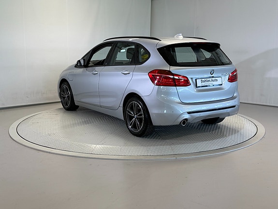 BMW 225xe 4 of 30