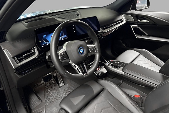 BMW iX2 5 of 17