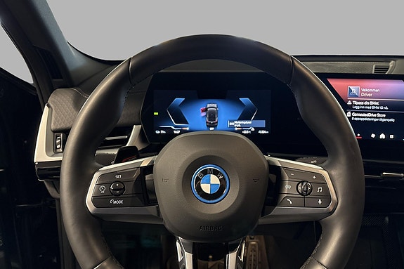 BMW iX2 6 of 17