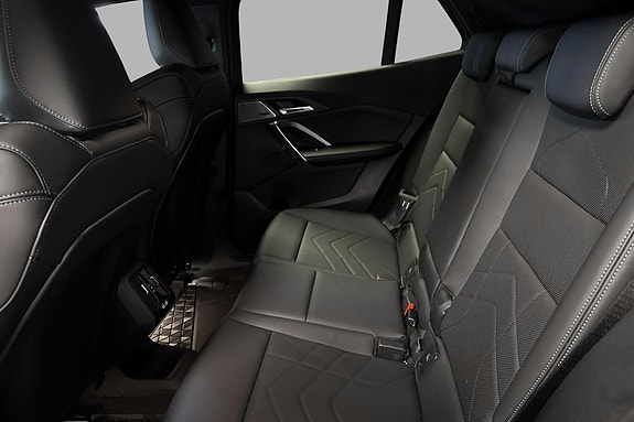 BMW iX2 13 of 17