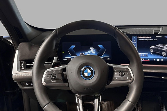 BMW iX1 7 of 14