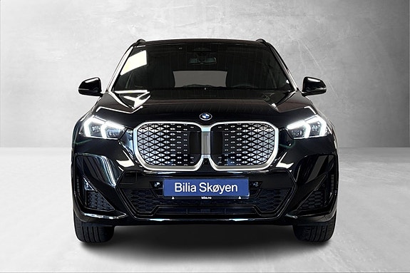 BMW iX1 2 of 14