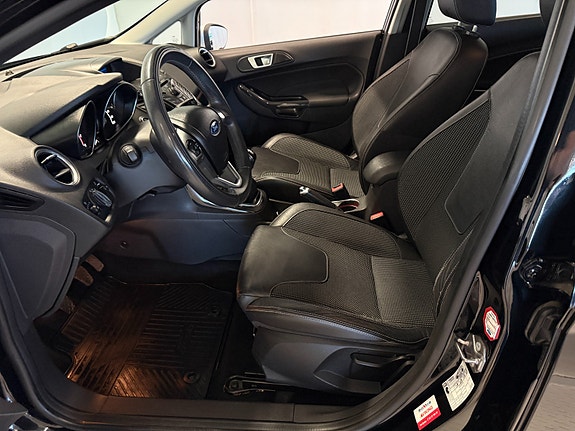 Ford Fiesta 29 of 30