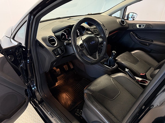Ford Fiesta 28 of 30