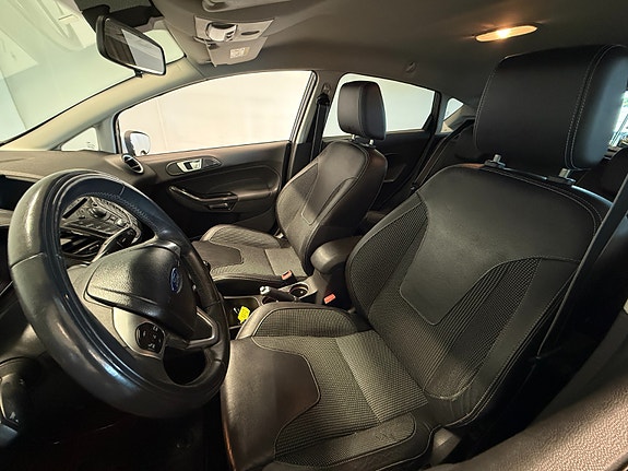 Ford Fiesta 7 of 30