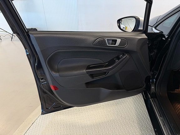Ford Fiesta 27 of 30