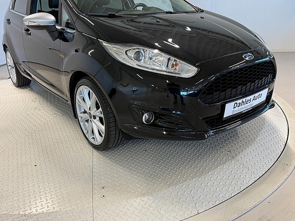Ford Fiesta 14 of 30