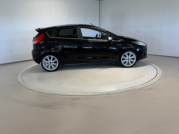 Ford Fiesta 12 of 30
