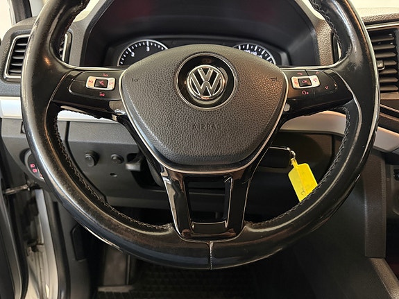Volkswagen Amarok 21 of 30