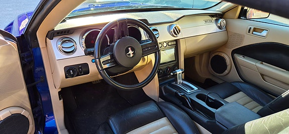 Ford Mustang 18 of 28