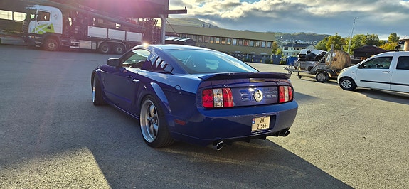 Ford Mustang 8 of 28