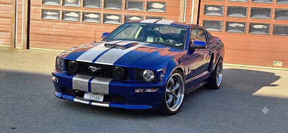 Ford Mustang 2 of 28