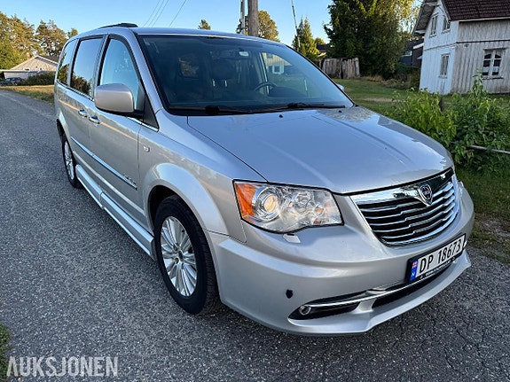 Chrysler Grand Voyager 3 of 30
