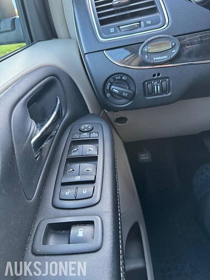 Chrysler Grand Voyager 11 of 30